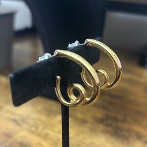 Elegant Gold Hoop Earrings